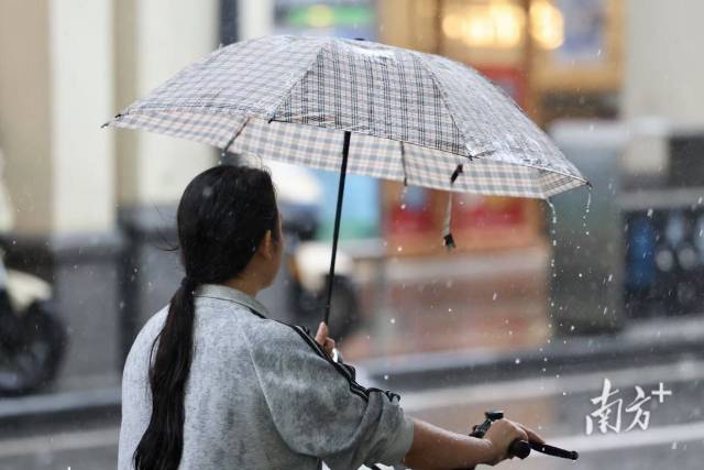 4月份國民經(jīng)濟(jì)頂住壓力穩(wěn)定增長，延續(xù)向新向好發(fā)展態(tài)勢