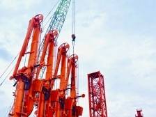 茂名港30万吨级原油码头4台装卸臂安装就位，计划2026年建成投产