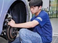 “政校企社”联合锻“匠魂”！龙岗街道2025年汽车维修技能大赛点燃产业升级引擎