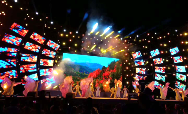 新丰县文艺活动现场。 新丰县文艺活动现场。