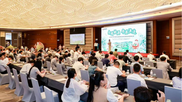 连平鹰嘴蜜桃扬帆出海 成功登陆港澳市场