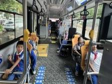 横岗定制公交专线获好评：“家门到校门”闭环守护，家长告别接送难题
