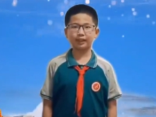 098新丰县第二小学谭杨浩 ：烈火中的邱少云