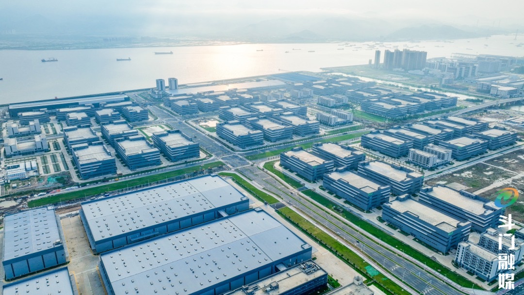 富山工业园现有工业企业约500家。