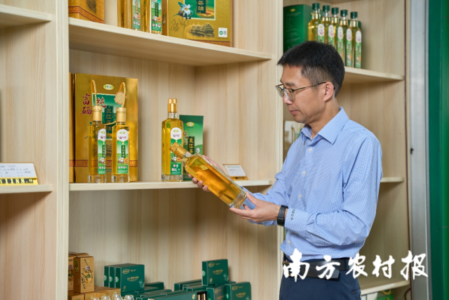 在张国富看来，全产业链发展模式是三江油茶行业必经之路。