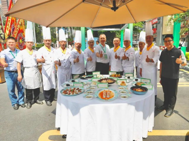 广州酒家集团推出“麻竹笋一桌菜”。