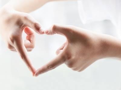 坚守爱心近十载，这对夫妻只为一群特殊“孩子”