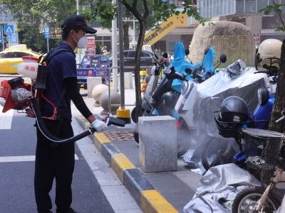 记者直击广州杨箕社区消杀现场！广州全市今起开展防蚊灭蚊行动