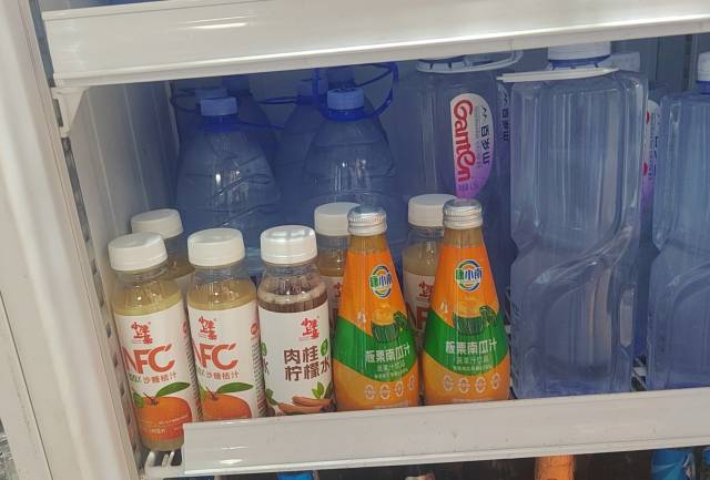 沙糖桔汁、肉桂柠檬水、板栗南瓜汁等多款肇庆特色饮品进入世纪新壹便利店销售。