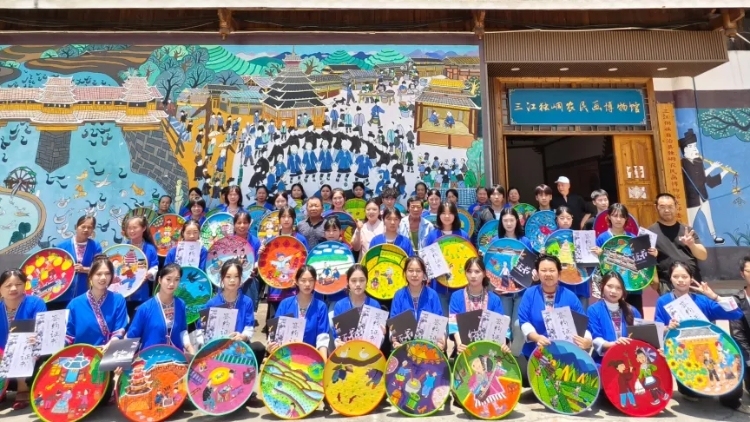 广西三江：画师队伍得扩充，画民就业有途径