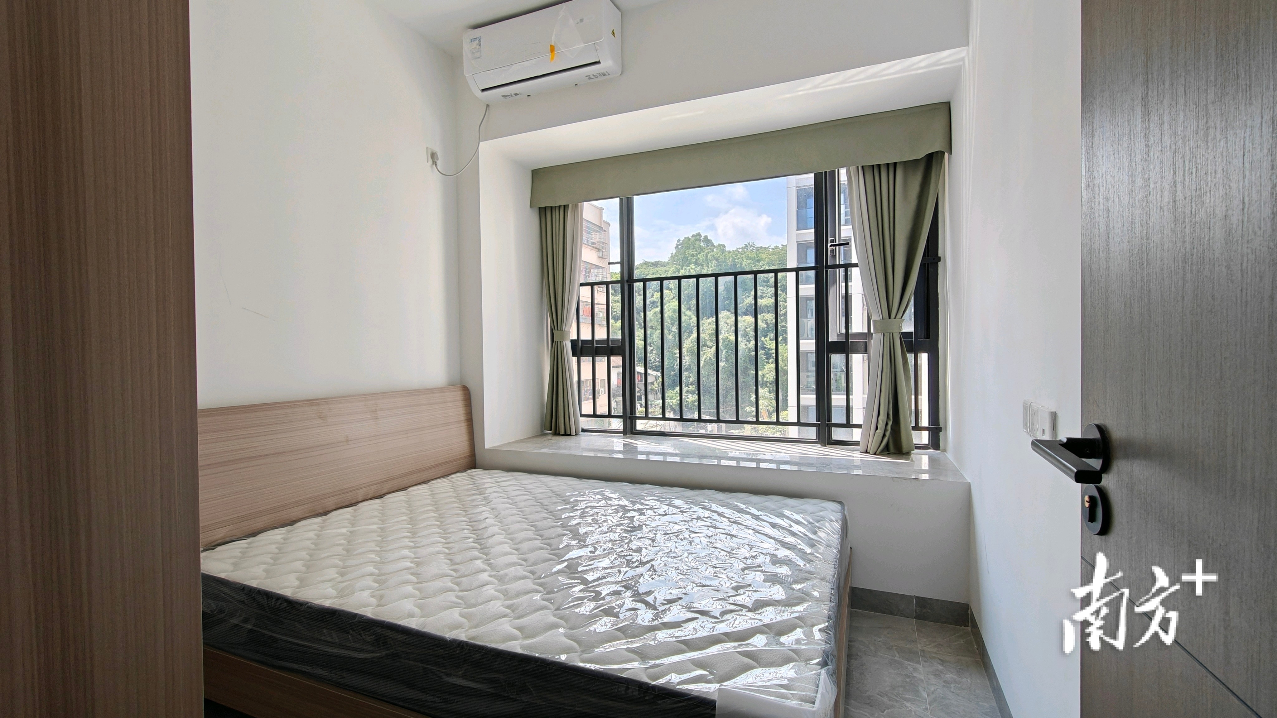 南泓花园二期（南港嘉园）保障性租赁住房有单身公寓、一房一厅、二房一厅等多种户型。 