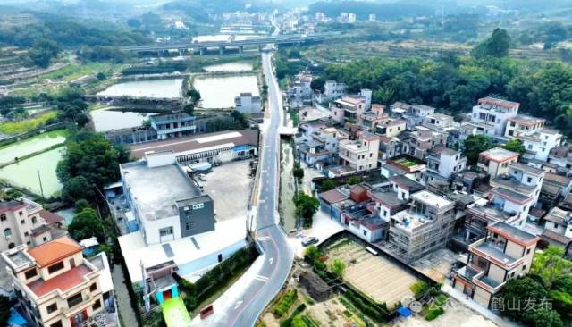 青文村航拍。伍建军摄