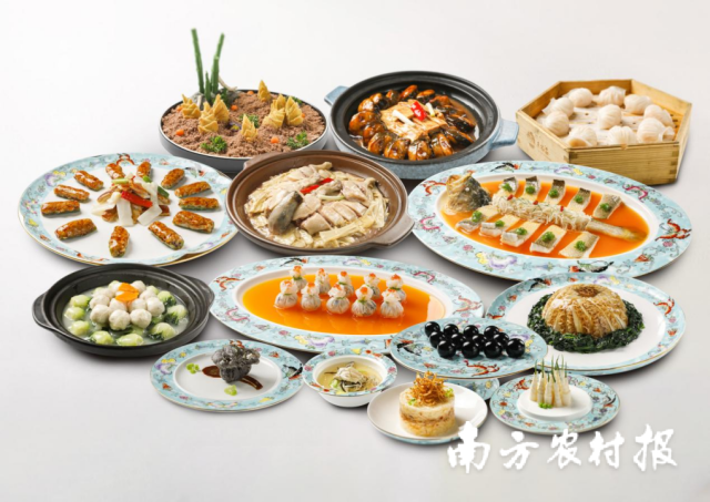 由清远市饮食服务行业商会和广州酒家分别组织创制的两个“清远西牛麻竹笋一桌菜”。