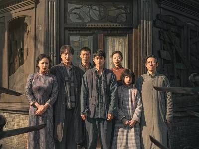 《南京照相馆》为何成为暑期档“黑马”？