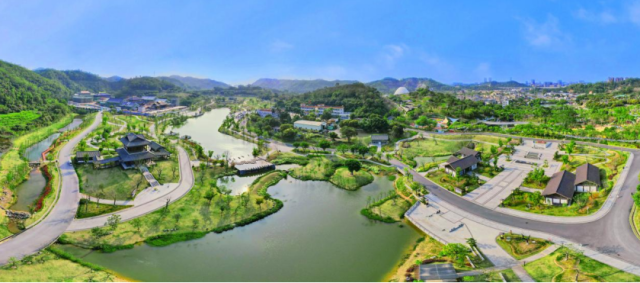 香山书院鸟瞰图。书院包括东广场、香林阁、南竹林苑三片组团式建筑。