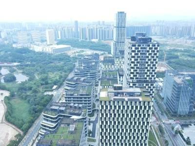 搬进写字楼的智能工厂，深圳坪山如何打造新型都市工业？