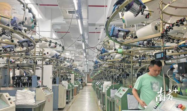 汕头海上风电智慧能源“四个一体化”项目持续建设中。 南方+ 余丹 拍摄 汕头海上风电智慧能源“四个一体化”项目持续建设中。 南方+ 余丹 拍摄