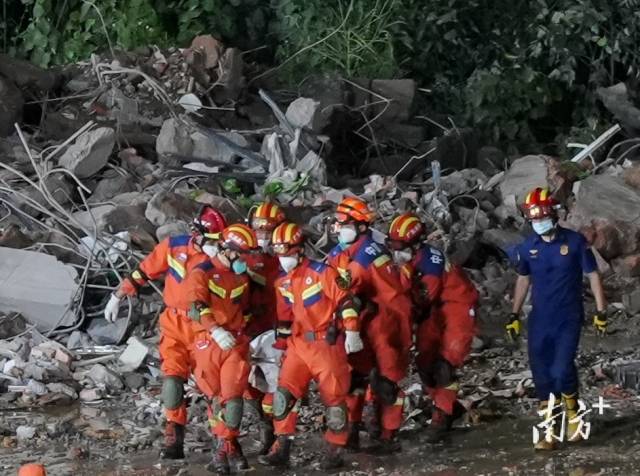广东湛江：中华白海豚种群稳定 生态保护显成效