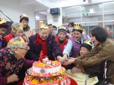 惠及20万人，东莞福彩公益金为高龄长者生活“添暖”｜探访福彩公益金项目