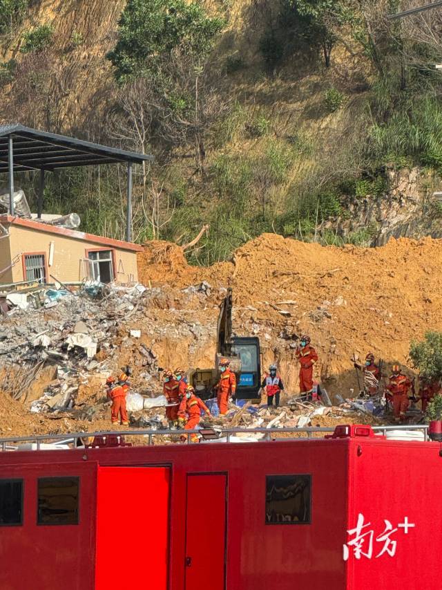 广州白云区山体滑坡现场发现第13名被困人员 仍有1人在搜救中