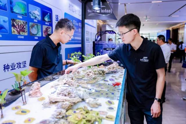 活动现场精心设置了农业新质生产力展区，通过智慧农业、海洋牧场与观赏鱼、花卉高质量发展三大主题展区，全方位呈现广州在农业科技创新领域的突破性进展，生动诠释传统农业向现代化转型的“广州路径”。