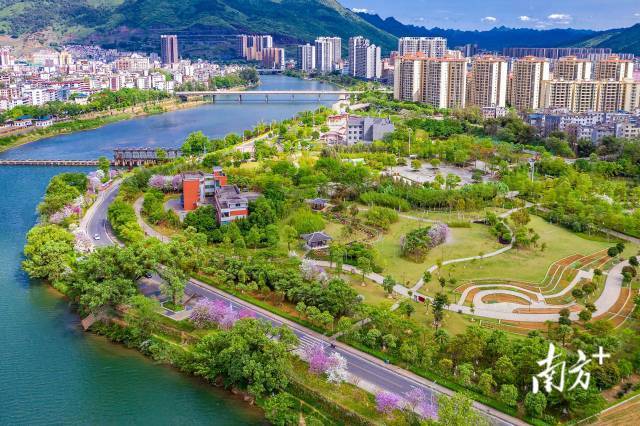 今天的阳山，一幅山更青、城更美、民更富的绿美画卷徐徐铺开。唐志光 摄
