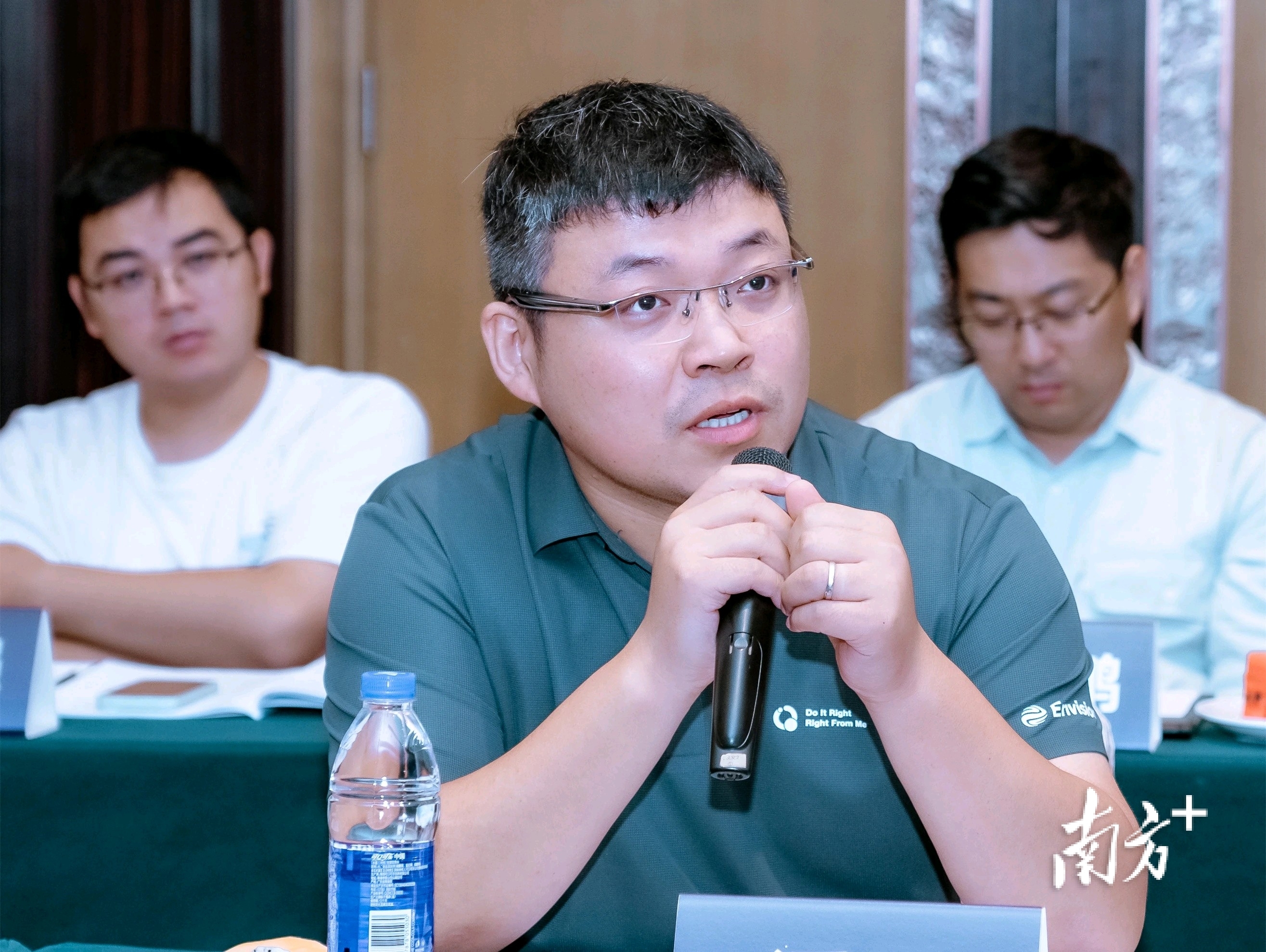 远景能源叶片设计部助理部门负责人潘震致辞。