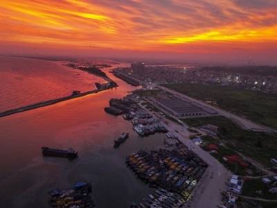 台风“杨柳”逼近广东，潮州揭阳沿海船舶靠港避风