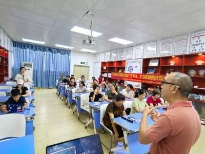 横岗松柏社区短视频赋能微课堂，助商户解锁“流量密码”