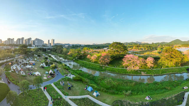 江门市鹤山源林生态乐园项目，实施生态保护开发模式，推动库区水环境水生态明显改善，为企业长效运营、长远收益打下坚实基础。