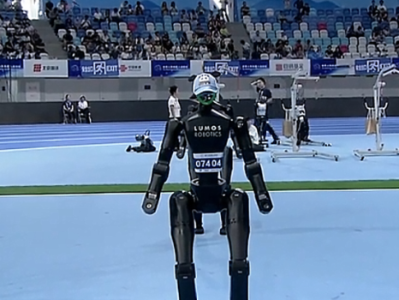 全球首个“1秒起身”人形机器人，夺群舞赛亚军｜宝安企明星