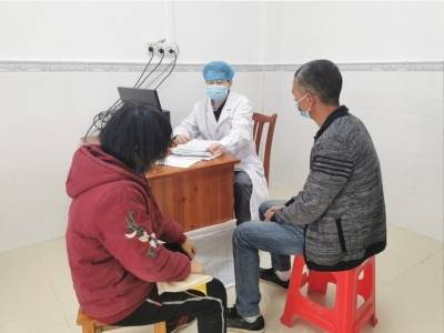 洪水中为人解困，巷陌间守护健康！怀集医师节致敬白衣战士