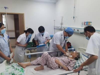 江谷镇中心卫生院：十年咳喘婆婆在“家门口”康复