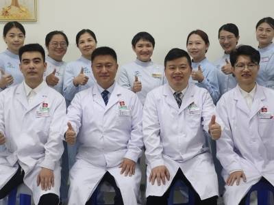 四会万隆医院：七旬老人多病缠身 医患同心破手术困局