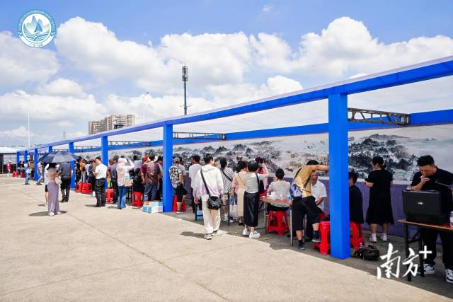 特斯拉(TSLA.US)授予马斯克300亿美元临时股票奖励以留住人才