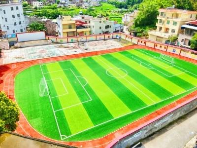 无标准场？建！球场旧？升级！16个主场已就绪 | 五华“县超”来了