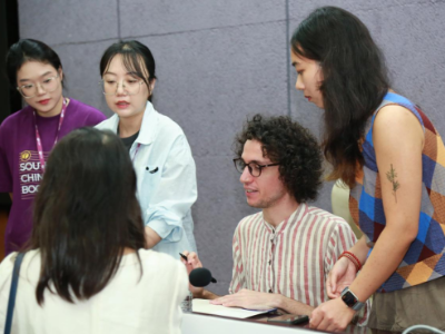 专访意大利青年作家亚历：你可以说我写的是“老外文学”，但我不想只是“老外”