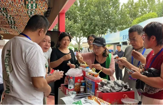人气爆棚！喀交会上新疆疏附农副产品受追捧