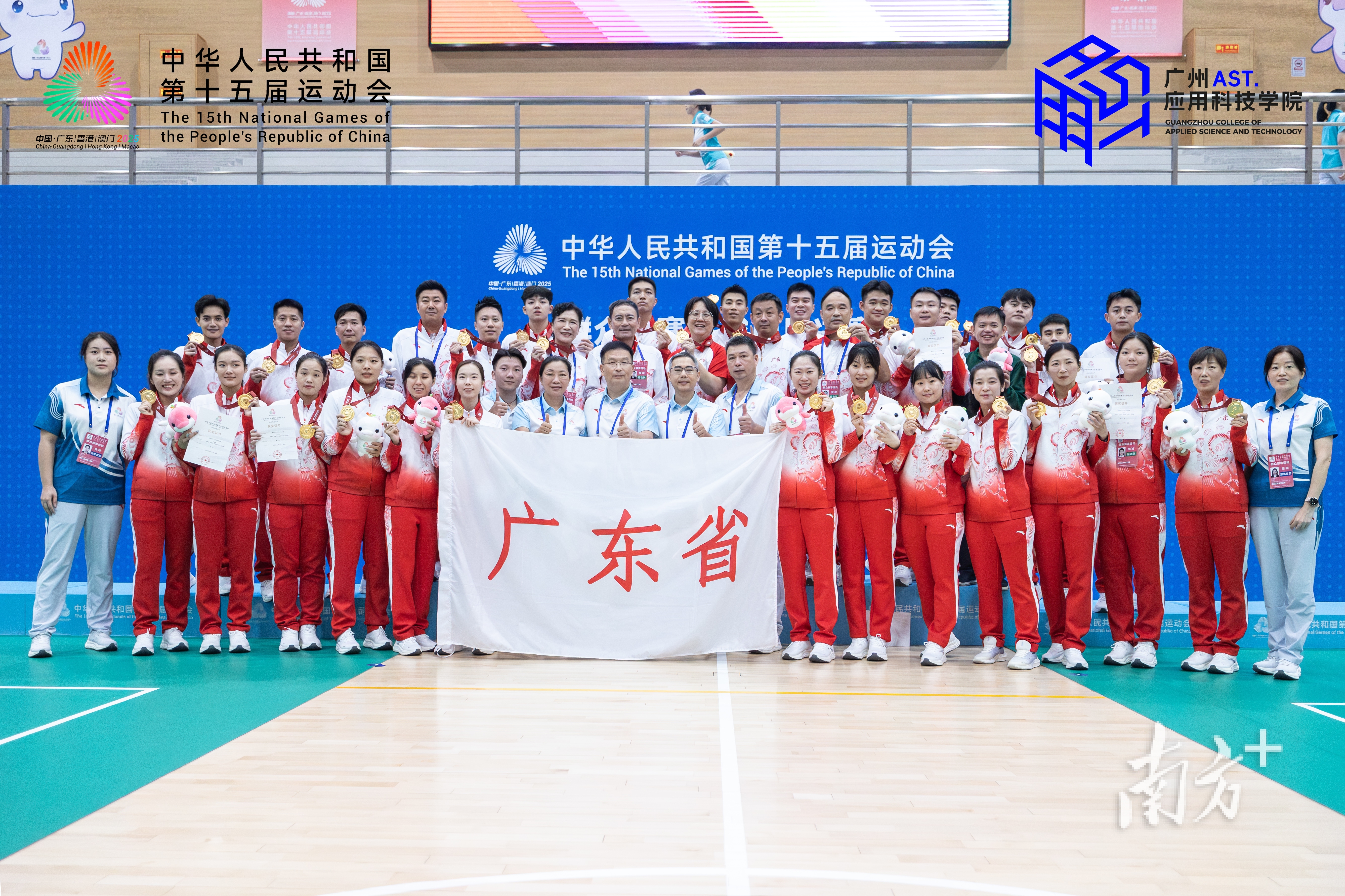 十五运群众毽球项目，为什么在这所民办大学举办？, image size:5348x3565