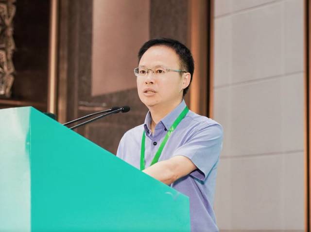 黔东南州人民政府副秘书长、粤黔协作工作队黔东南工作组组长匡东明