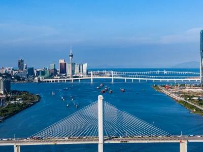 叶桂平：珠澳合作45年，从“赋能奠基”迈向“融合发展”｜问策