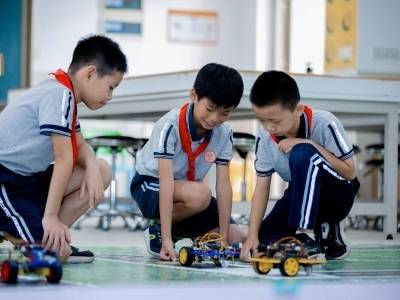 东城实验小学：智慧校园筑基，让AI教育与学科、竞赛深度融合