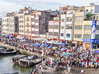 开渔一周，茂名博贺渔港上岸海鲜约1300吨，周边餐饮海鲜消费同比涨30%