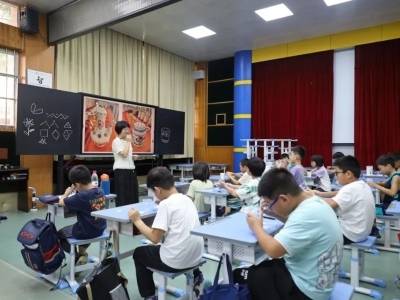 七夕拾光｜非遗新传人，她让贡案“走”进校园课堂（附视频）