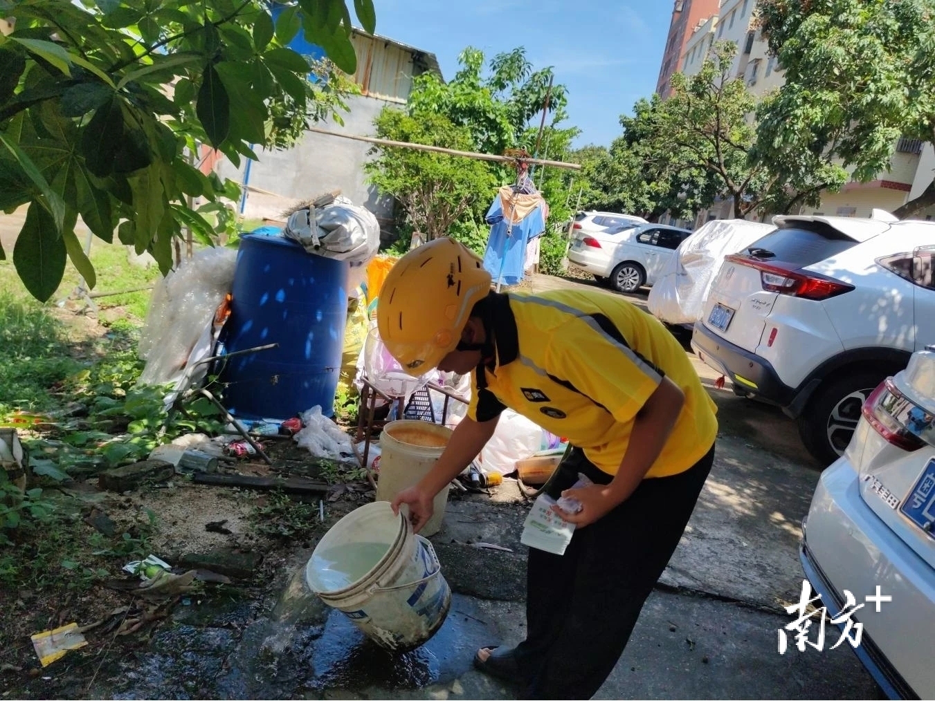 新就业群体纷纷化身移动宣传员和流动“哨兵”。 大塘镇供图 新就业群体纷纷化身移动宣传员和流动“哨兵”。 大塘镇供图