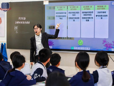 东莞湖景中学：AI教育点燃课堂创新的火花