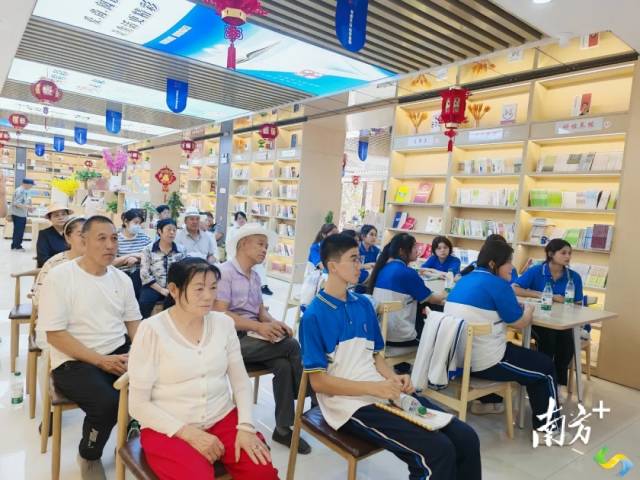 第二届新疆全民阅读大会暨“南国书香节”在三师图市举办