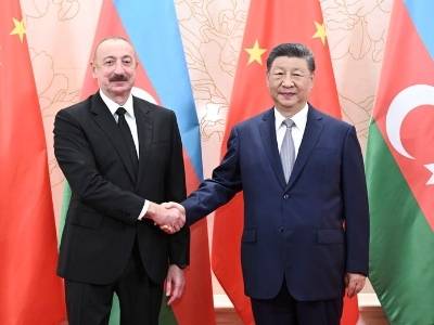 习近平会见阿塞拜疆总统阿利耶夫