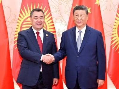 习近平会见吉尔吉斯斯坦总统扎帕罗夫