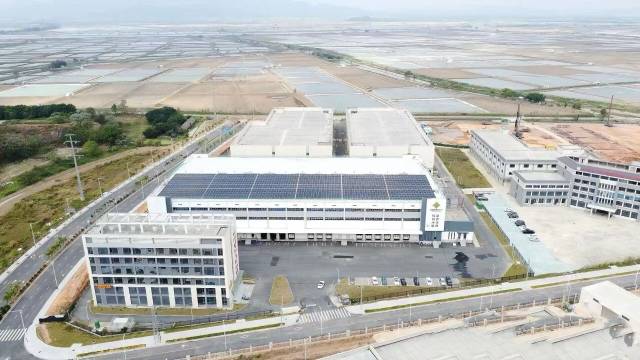 天扬公司。东连汕头市，整理渔网，园区推行7x24小时制度，图源：台山发布